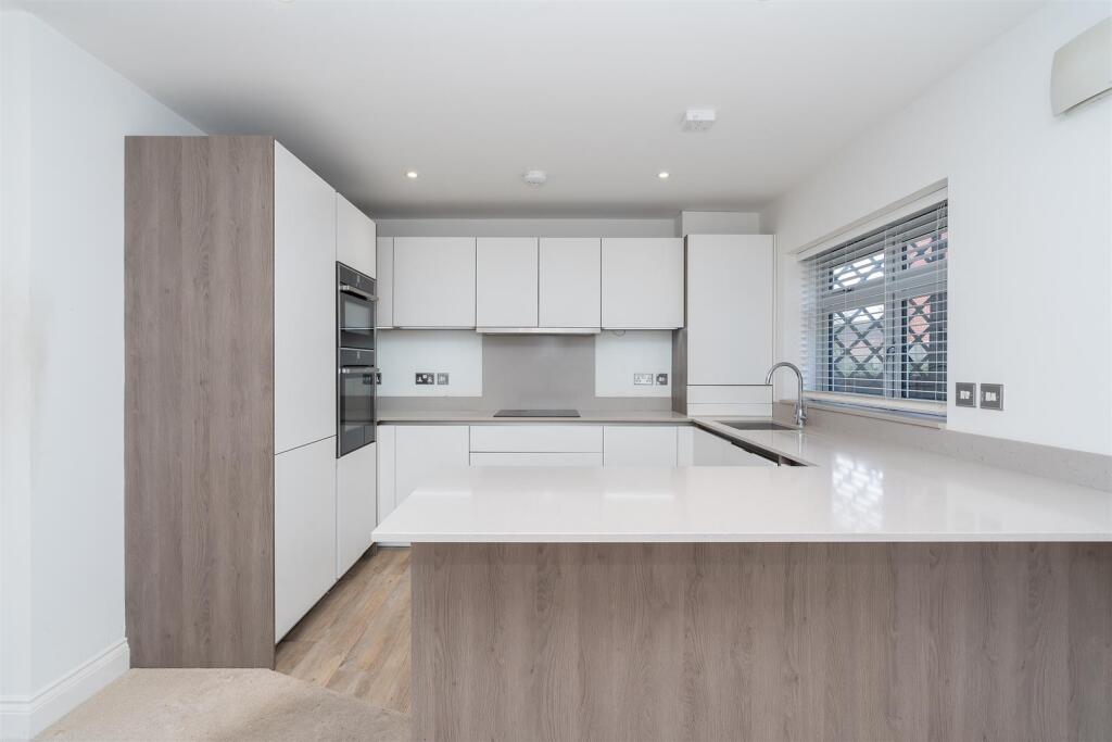 Additional image 3 of Arden Grove, Harpenden