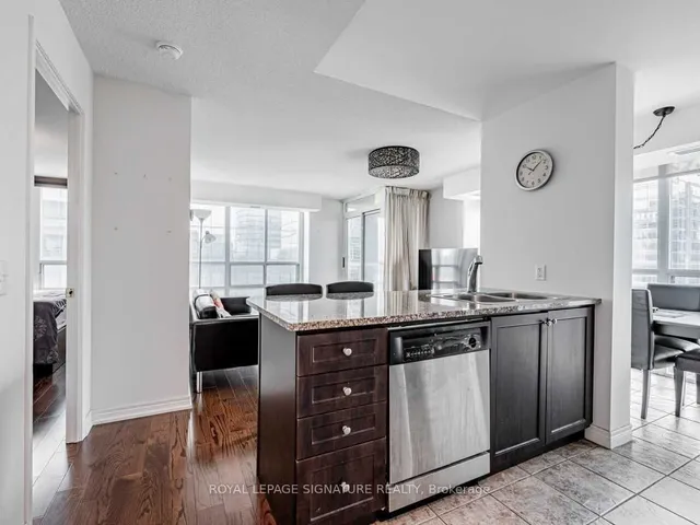 Additional image 3 of 30 Grand Trunk Cres Unit 3906