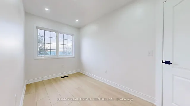 Additional image 20 of 51 Denison Ave