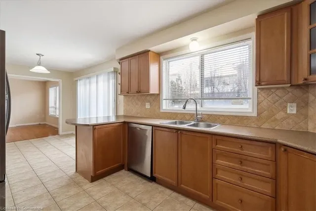 Additional image 7 of 820 Speck Cross