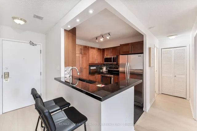 Additional image 17 of 25 Grenville St Unit 1905