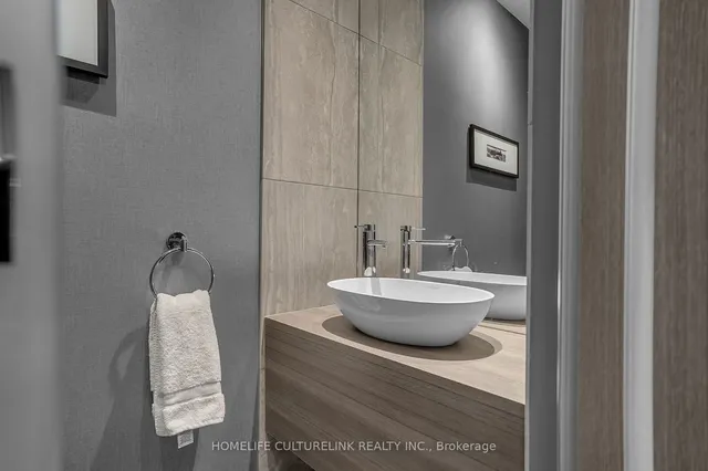 Additional image 8 of 170 Avenue Rd Unit 1003*