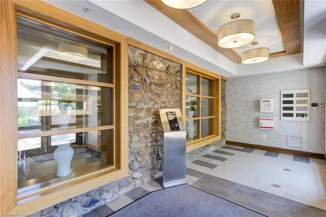 Additional image 4 of 112 Benton St Unit 101