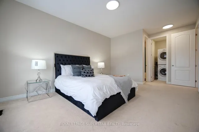 Additional image 20 of 220 EDGEWATER Cres