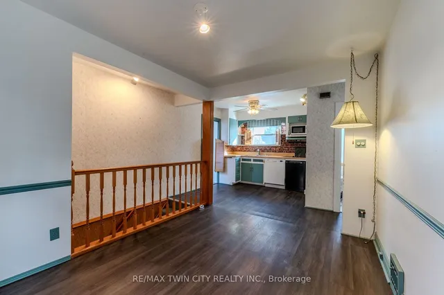 Additional image 11 of 547 Roxborough Ave