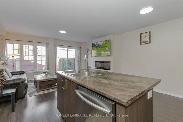 Additional image 21 of 138 Baffin Cres