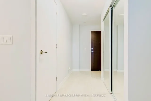 Additional image 4 of 2221 Yonge St Unit 2911