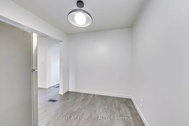 Additional image 18 of 77 Hope Ave