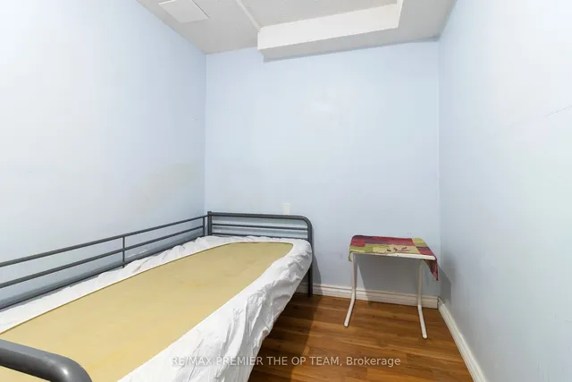 Additional image 34 of 922 Ledbury Cres