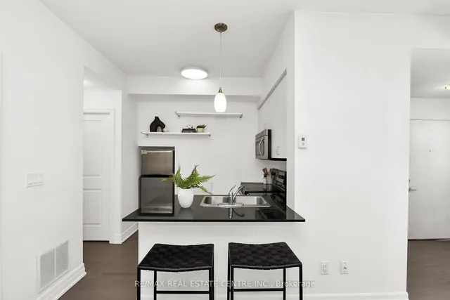 Additional image 9 of 58 Macaulay Ave Unit 302