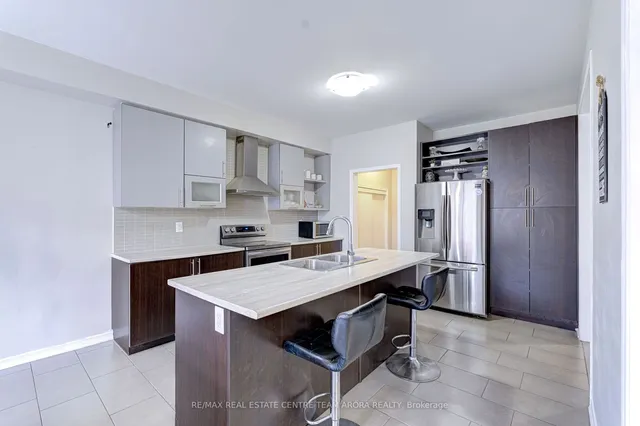 Additional image 14 of 590 Remembrance Rd