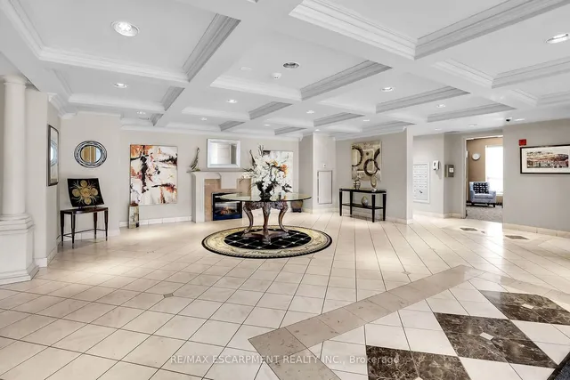 Additional image 5 of 3000 Creekside Dr Unit 807