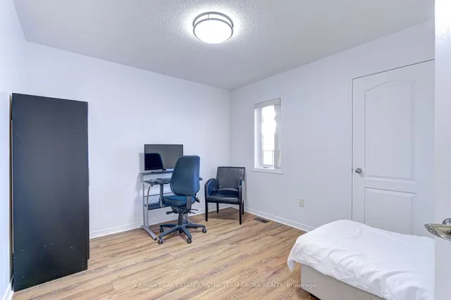 Additional image 29 of 15 Roundstone Dr