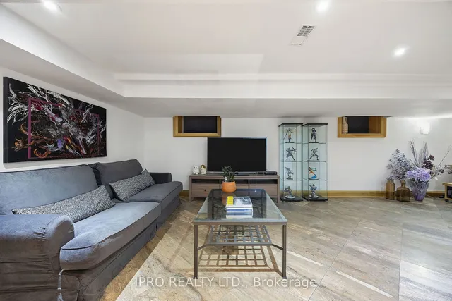 Additional image 36 of 20 Fairview Blvd