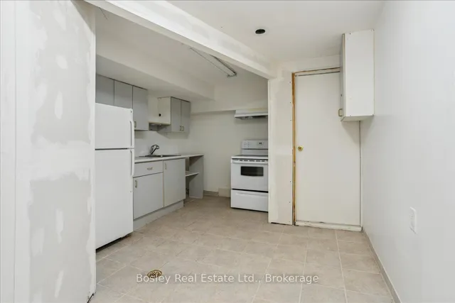 Additional image 16 of 30 Simmons Blvd