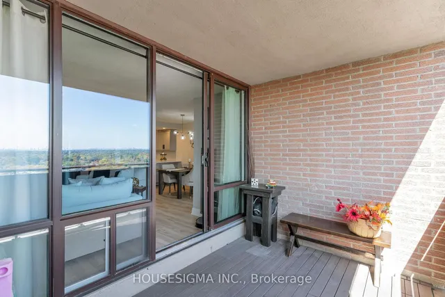 Additional image 31 of 716 The West Mall Unit 1402