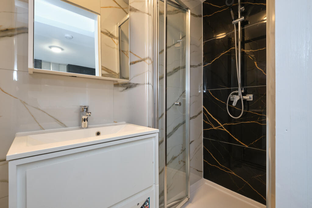 Additional image 17 of Warley Road, Oldbury, B68