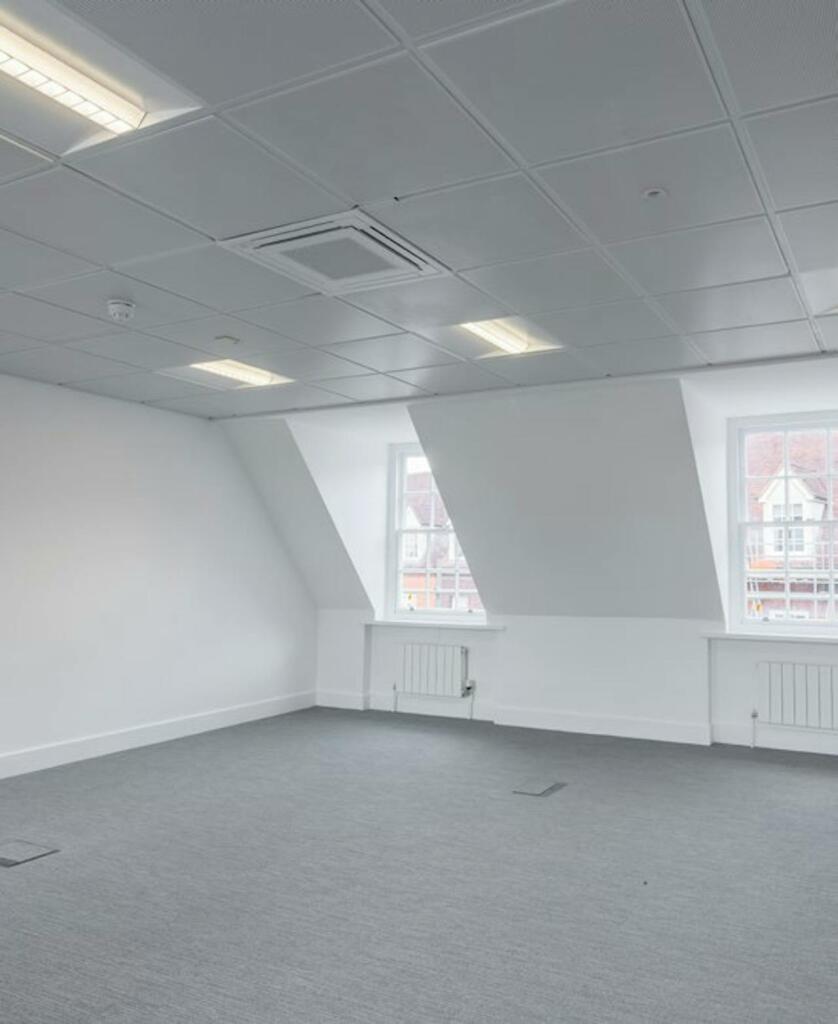 Additional image 4 of 9 The Courtyard, 707, Warwick Road, Solihull, B91 3DA