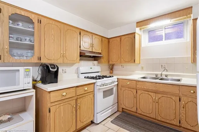 Additional image 35 of 17 Colgate Crt