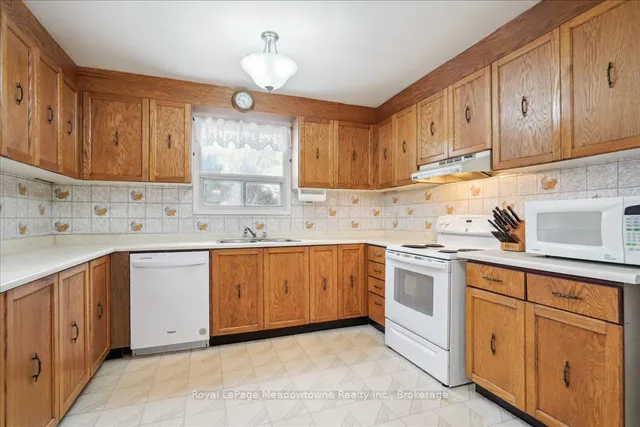 Additional image 17 of 21 Shaver Ave