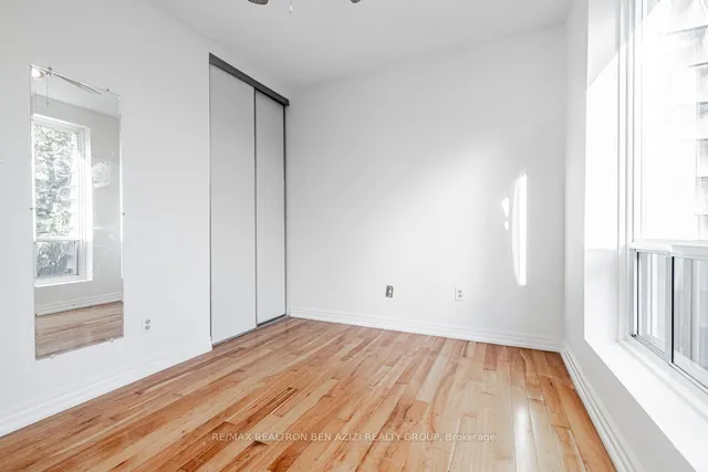 Additional image 18 of 75 upper canada Dr Unit 4