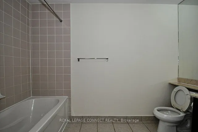 Additional image 18 of 215 Fort York Blvd Unit 703