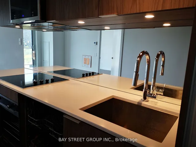 Additional image 3 of 609 Avenue Rd Unit 805