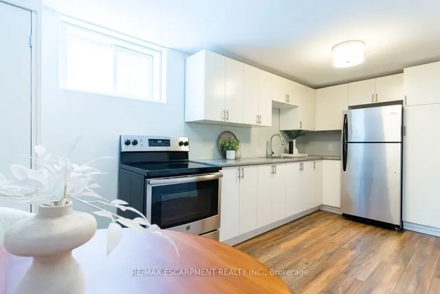 Additional image 32 of 374 East 16th St