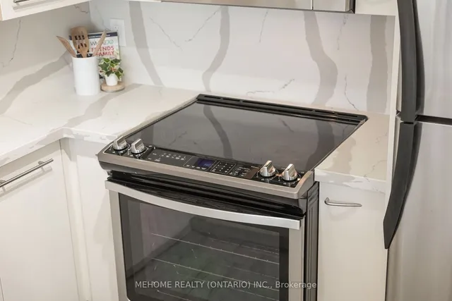 Additional image 13 of 21 Carlton St Unit 909