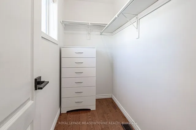 Additional image 20 of 431 Baverstock Cres