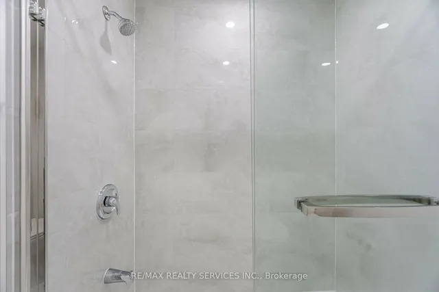 Additional image 28 of 41 Townhouse Cres