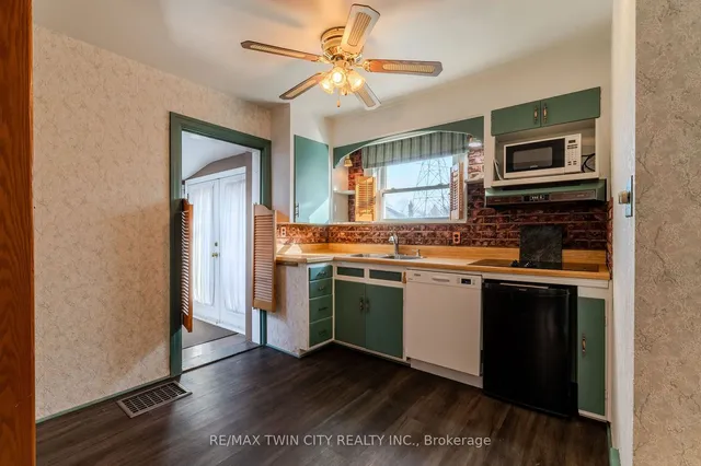 Additional image 12 of 547 Roxborough Ave