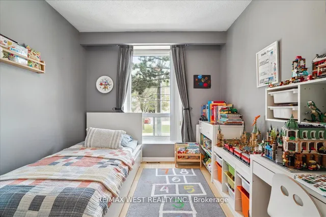 Additional image 6 of 69 Upper Canada Dr Unit 2