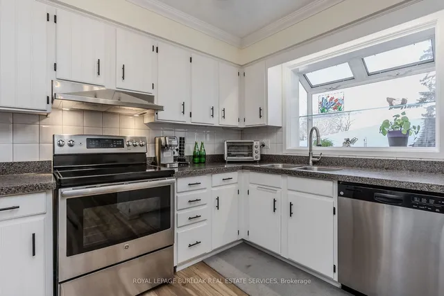 Additional image 10 of 154 Hendrie Ave