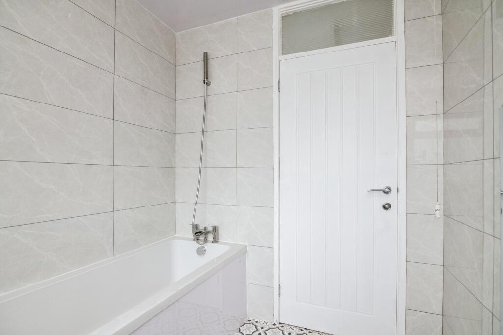 Additional image 14 of Edgmond Close, REDDITCH, Worcestershire, B98