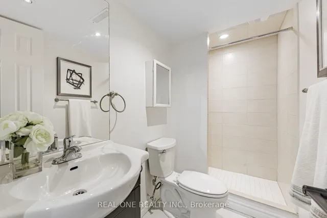 Additional image 36 of 32 Belinda Sq