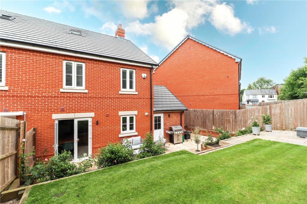 Additional image 15 of Neville Close, St. Albans, Hertfordshire, AL3