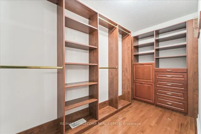 Additional image 27 of 32 Aristocrat Rd