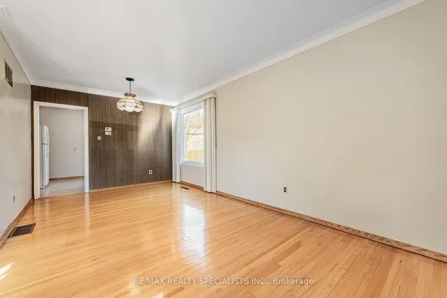 Additional image 10 of 8 Rollins Pl