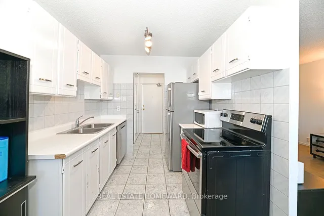 Additional image 10 of 1071 Woodbine Ave Unit 210