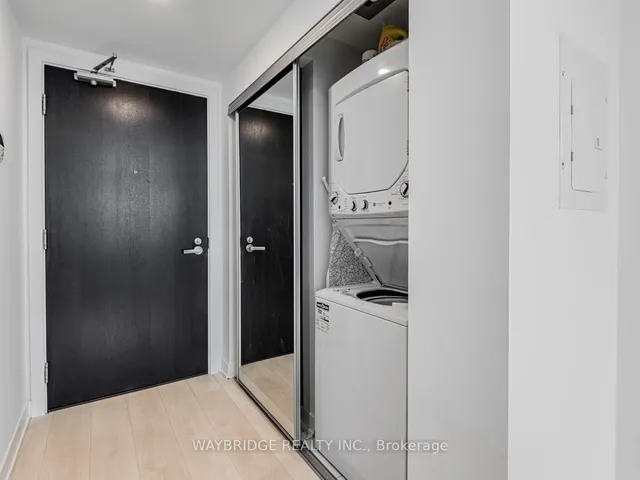 Additional image 4 of 501 Yonge St Unit 1406