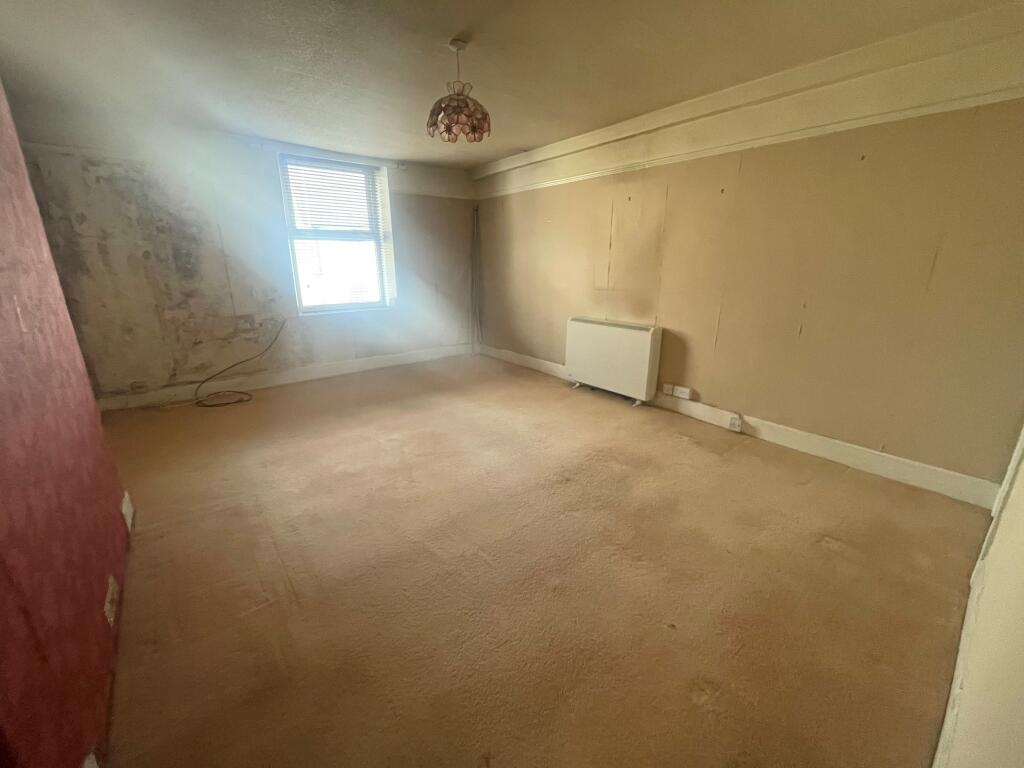 Additional image 2 of Flat, 11 Silver Street, Warminster, Wiltshire BA12 8PS