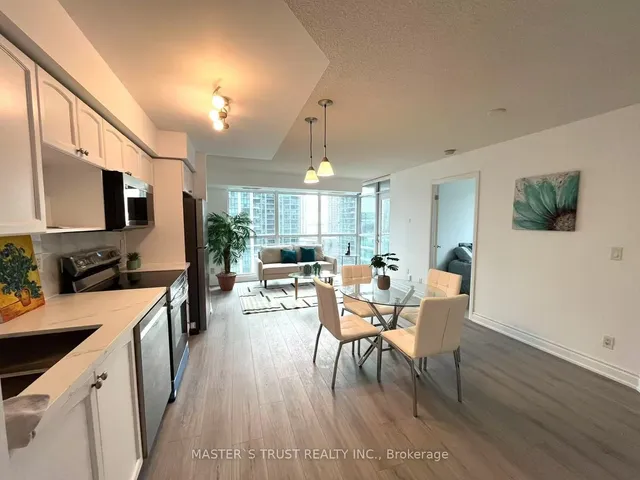 Additional image 4 of 18 Yonge St Unit 1213