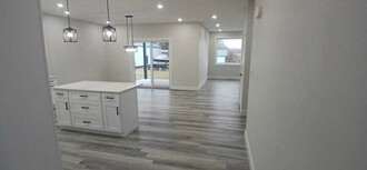 Additional image 4 of 64 Queen St W