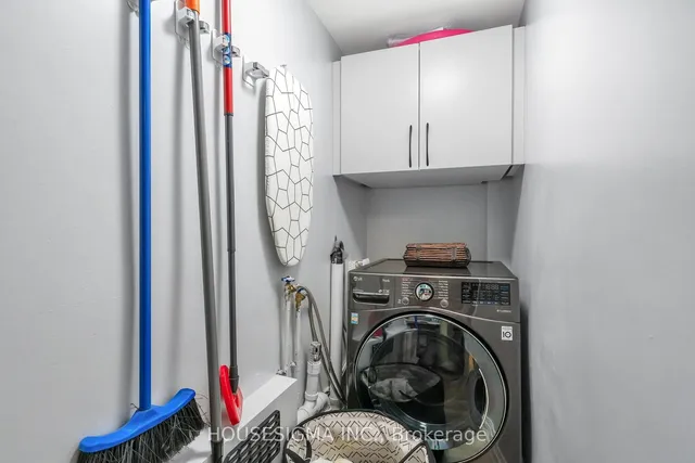 Additional image 12 of 716 The West Mall Unit 1402