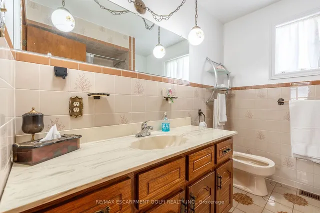 Additional image 15 of 222 Wood St