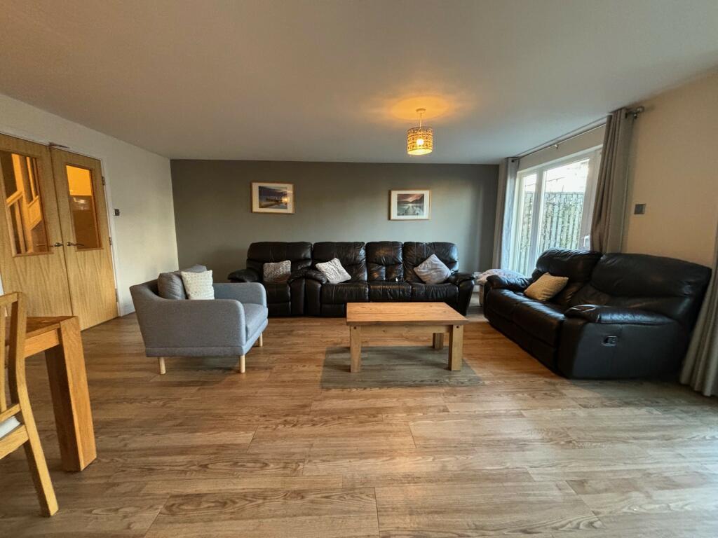 Additional image 2 of Mailbox