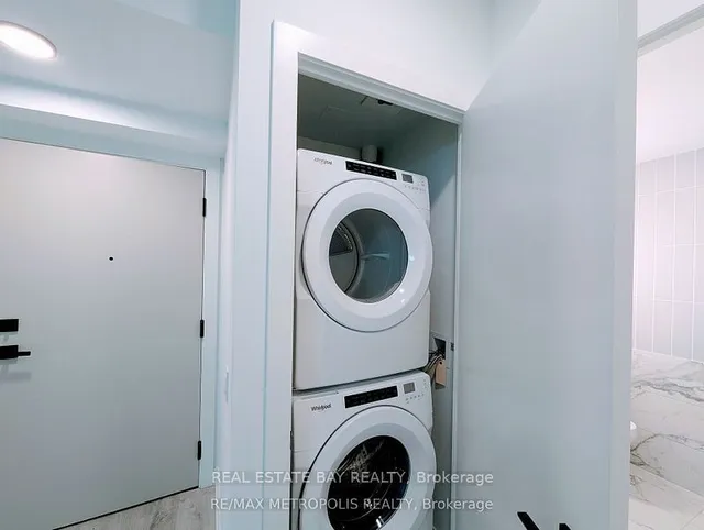 Additional image 35 of 327 King St Unit 4104