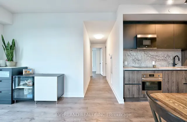 Additional image 16 of 108 Peter St Unit 1302