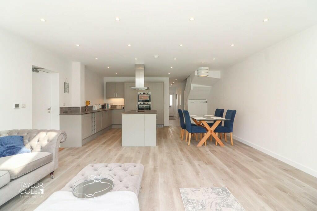 Additional image 4 of New Street, B78